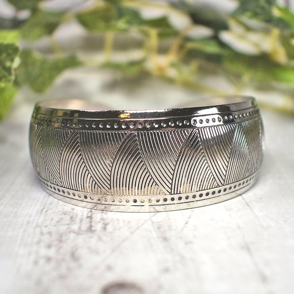 Set of 5 Vintage Bangle Cuff Bracelets - Silver Pewter - Picture 6 of 10
